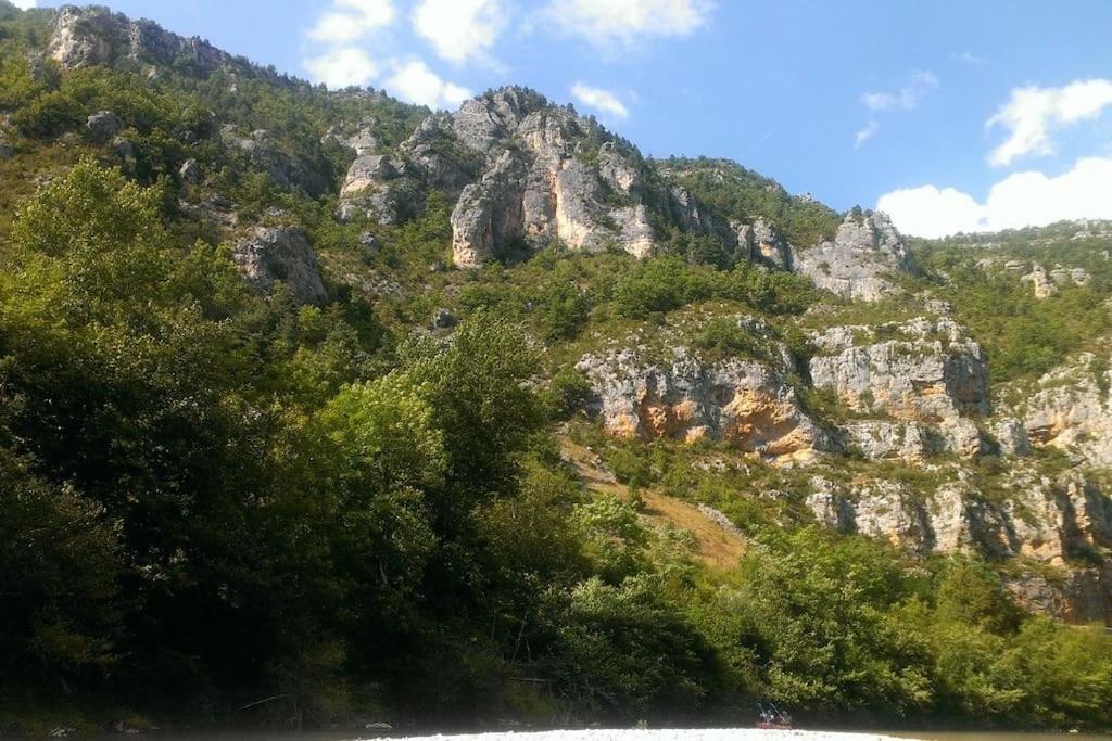 Proche D'Uzes La Terrasse Du Soleil Levant Collias Ngoại thất bức ảnh