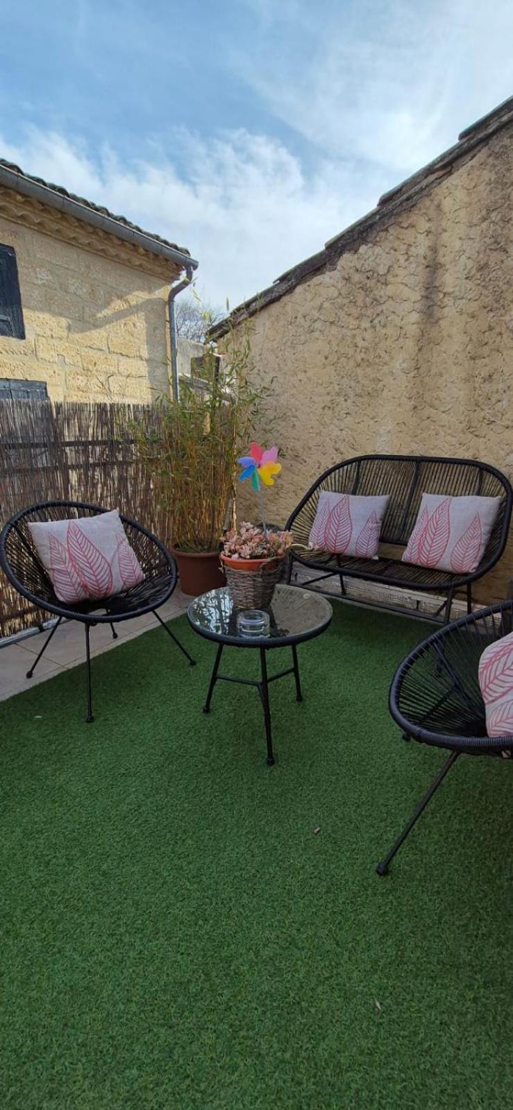 Proche D'Uzes La Terrasse Du Soleil Levant Collias Ngoại thất bức ảnh
