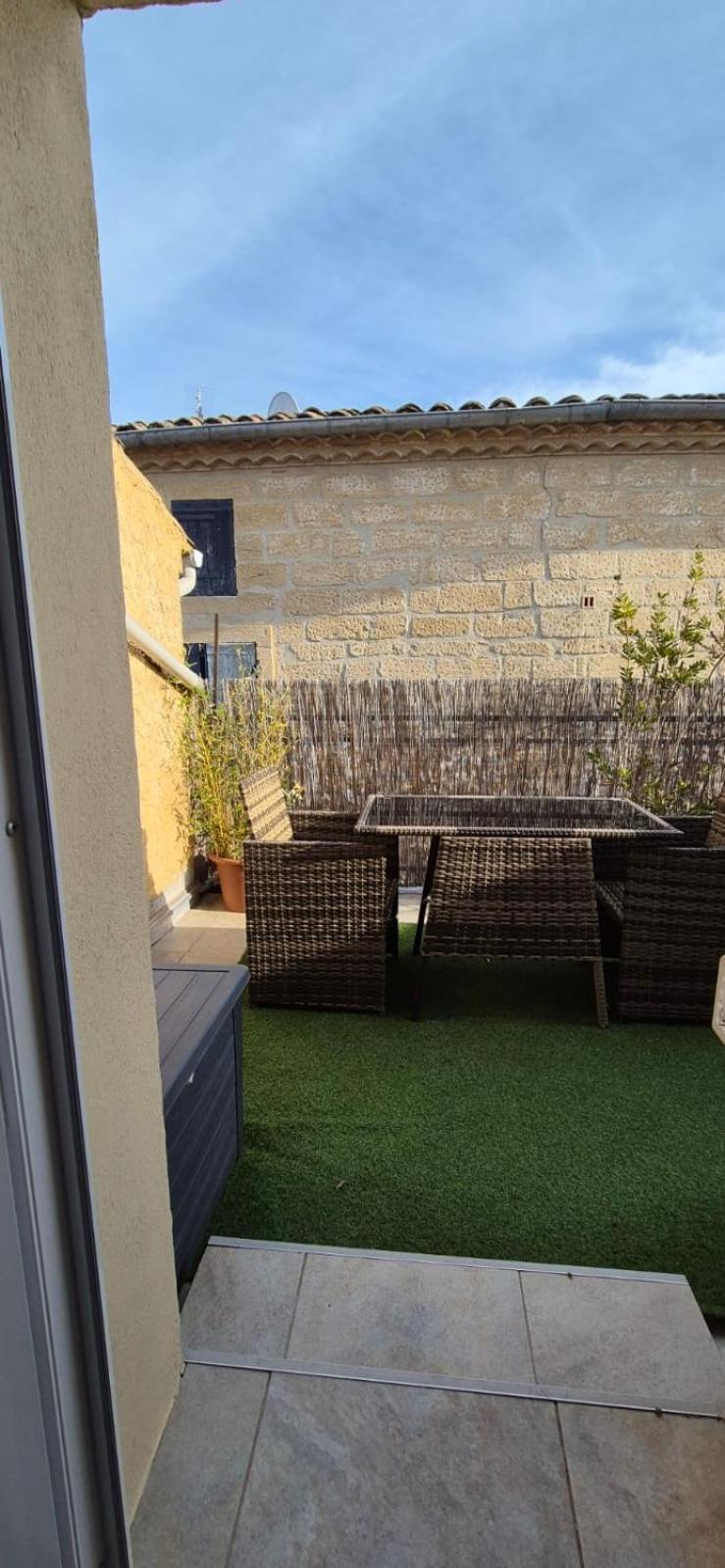 Proche D'Uzes La Terrasse Du Soleil Levant Collias Ngoại thất bức ảnh